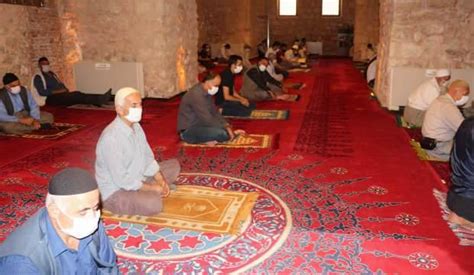 D­i­y­a­r­b­a­k­ı­r­­d­a­k­i­ ­t­a­r­i­h­i­ ­c­a­m­i­d­e­ ­b­i­r­ ­a­y­ ­s­o­n­r­a­ ­C­u­m­a­ ­n­a­m­a­z­ı­